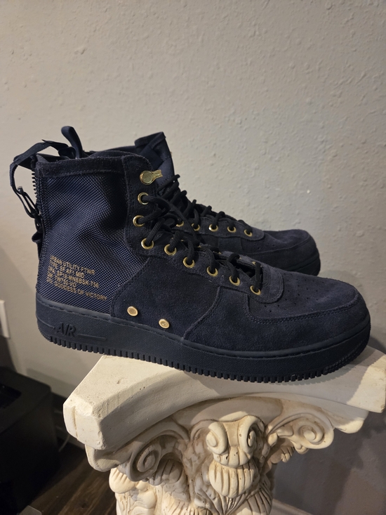 Nike Air Force Other - Men's Nike Air Force SF Mid Obsidian with Gold Eyelets